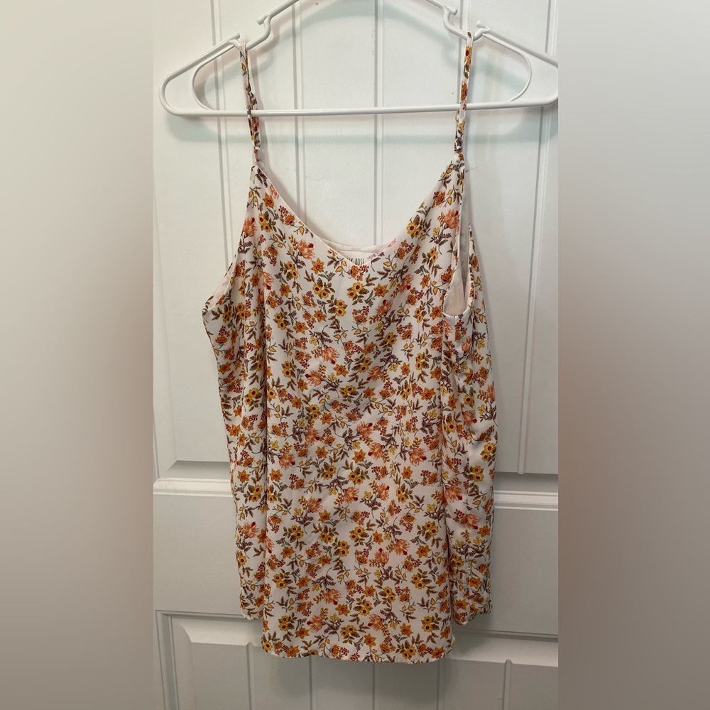 Pink Rose v-neck Camisole. Autumn floral. Size Large. 100% polyester.